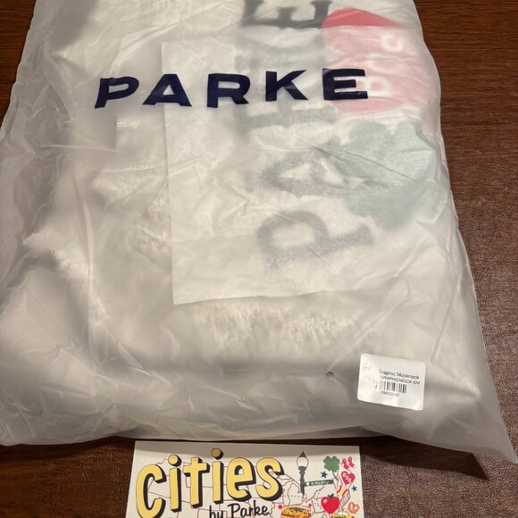 PARKE Mockneck Graphic City Collection Boston Size S/M Brand New in Packaging - Picture 3 of 5